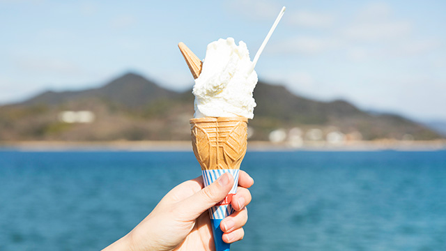 瀬戸内の海を眺めながら食べる 自家製の作り立てジェラート