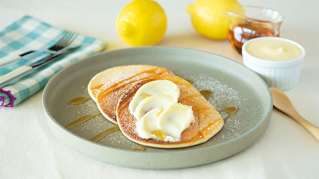 アレンジレシピその1：パンケーキにのせると、あのケーキの味に！