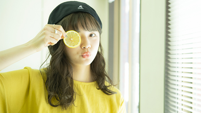 最後にレモンを絞り、全部を混ぜ合わせていただきます!