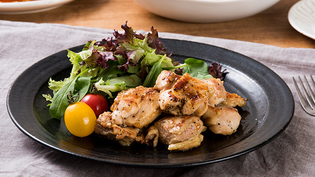 レモンのチカラでお肉がしっとりやわらかく♪ 「やみつきチキンレモンペッパー」