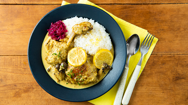 「骨付きチキンとしめじのレモンカレー」