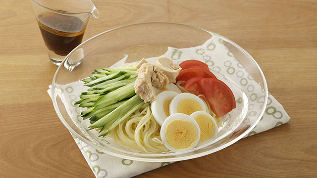 レシピ1:レモンの酸味でさっぱり♪「トマトとツナの冷製パスタ」
